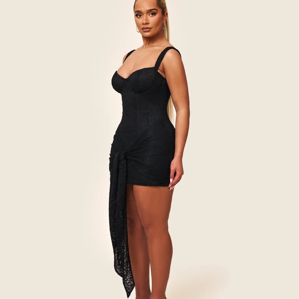 Elegant Black Dress with Bow Detail